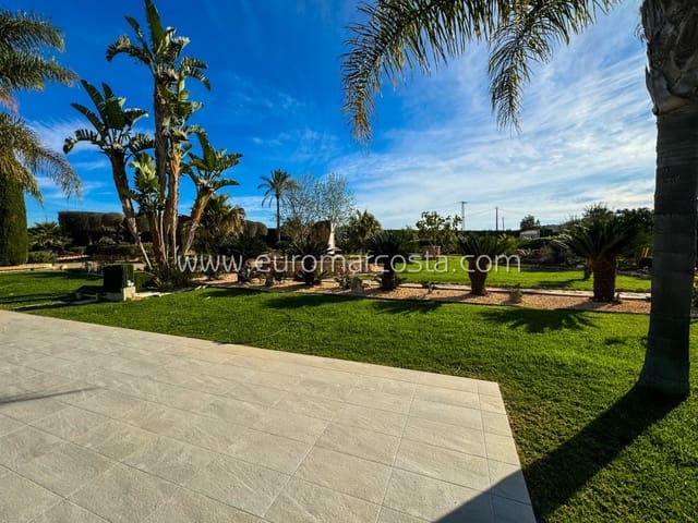 5 bedroom Villa for sale in Los Desamparados, Orihuela with pool garage - € 850,000 (Ref: 8332862)