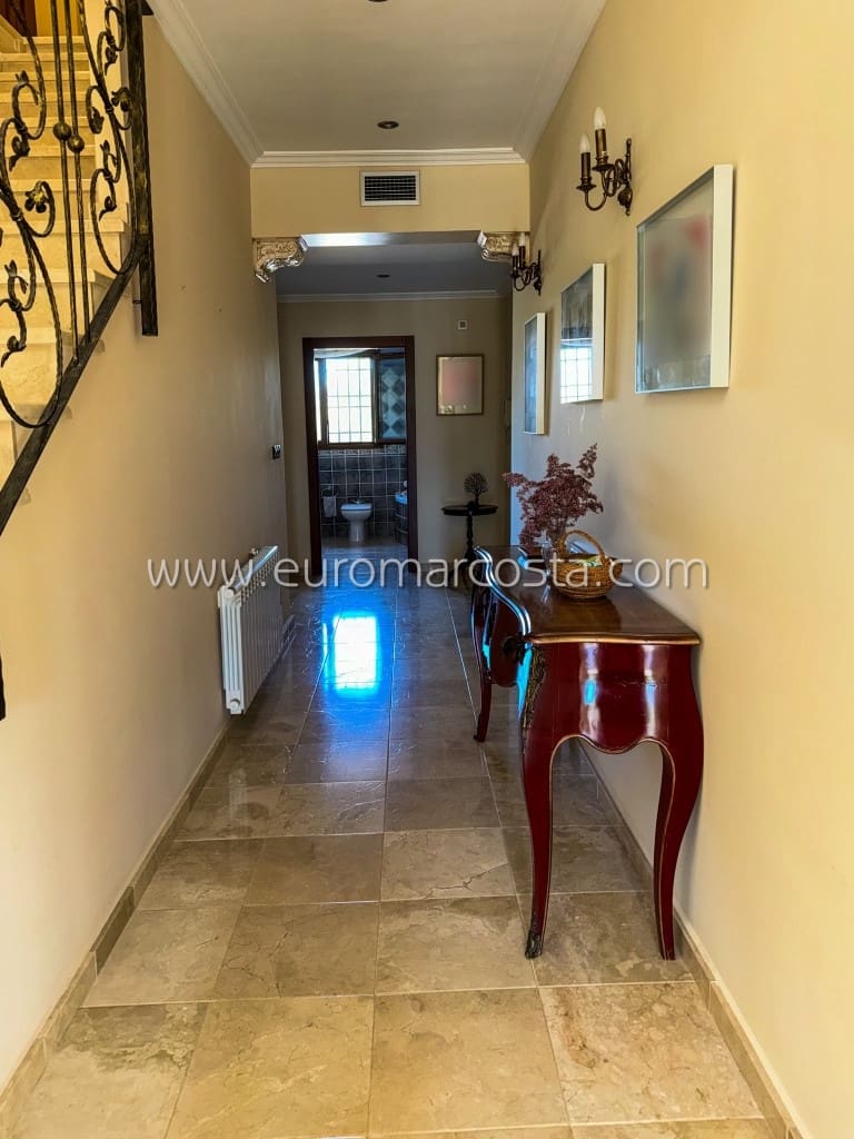 5 camera da letto Villa in vendita in Los Desamparados con piscina garage - 850.000 € (Rif: 8332862)