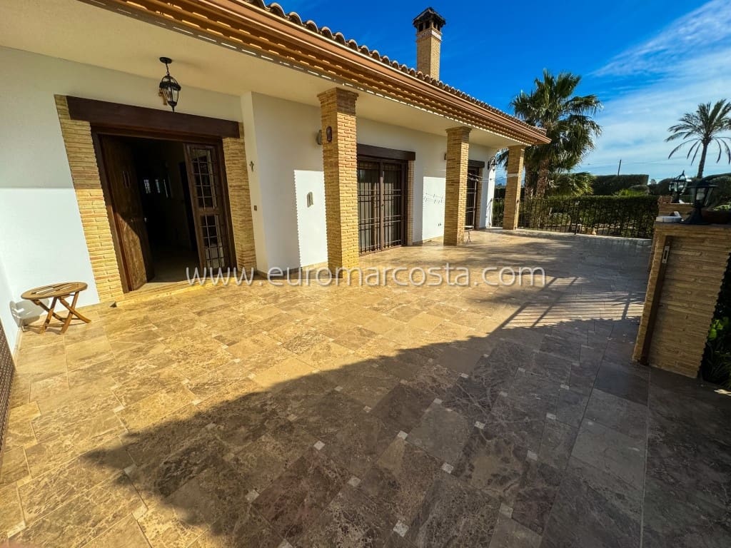 5 camera da letto Villa in vendita in Los Desamparados con piscina garage - 850.000 € (Rif: 8332862)