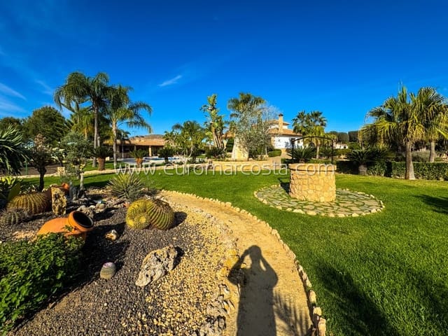 5 bedroom Villa for sale in Los Desamparados, Orihuela with pool garage - € 850,000 (Ref: 8332862)