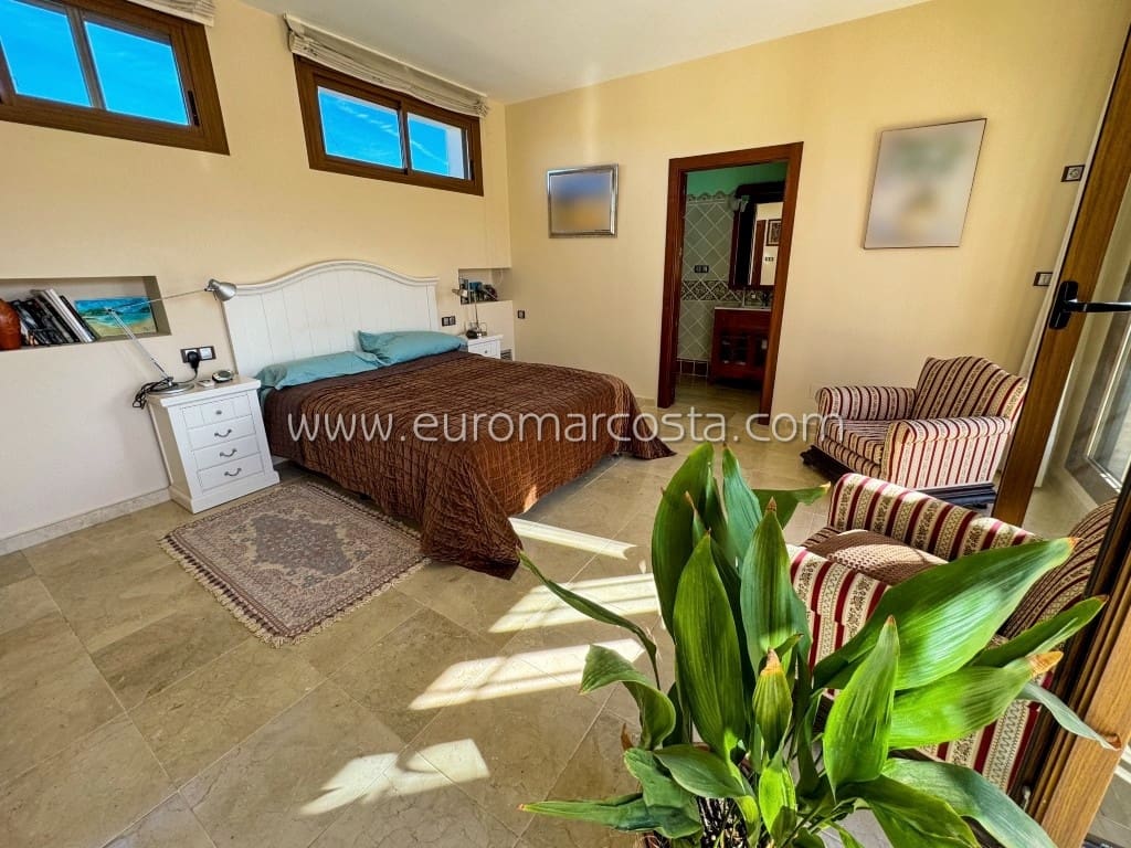 5 camera da letto Villa in vendita in Los Desamparados con piscina garage - 850.000 € (Rif: 8332862)