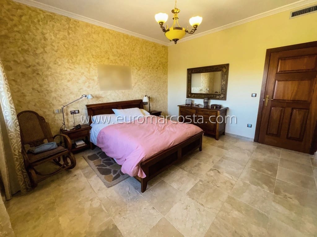 5 camera da letto Villa in vendita in Los Desamparados con piscina garage - 850.000 € (Rif: 8332862)