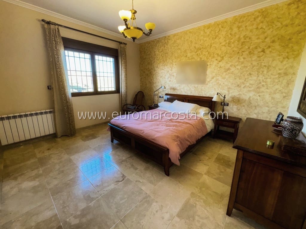 5 camera da letto Villa in vendita in Los Desamparados con piscina garage - 850.000 € (Rif: 8332862)