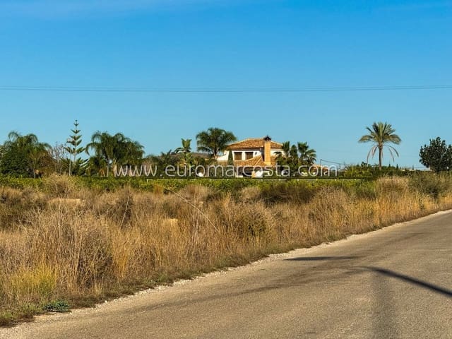 5 makuuhuone Huvila myytävänä paikassa Orihuela ciudad, Orihuela mukana uima-altaan 
autotalli - 850 000 € (Ref: 8332862)