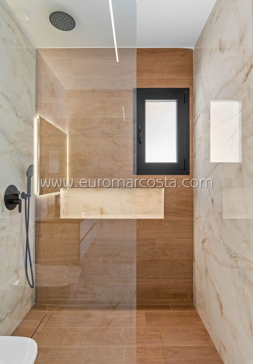 3 makuuhuone Huvila myytävänä paikassa Algorfa mukana uima-altaan 
autotalli - 375 000 € (Ref: 8579045)