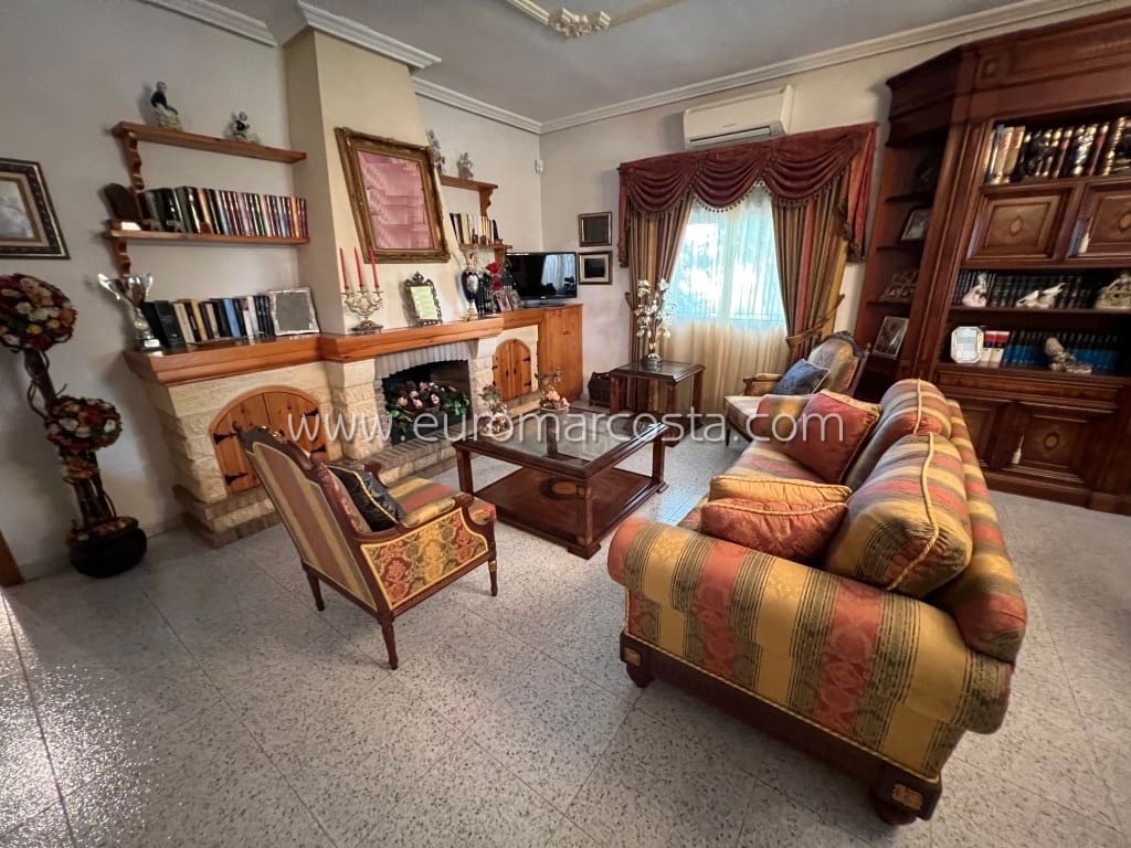 5 soverom Finca/Herregård til salgs i Albatera med svømmebasseng garasje - € 599 000 (Ref: 8596590)