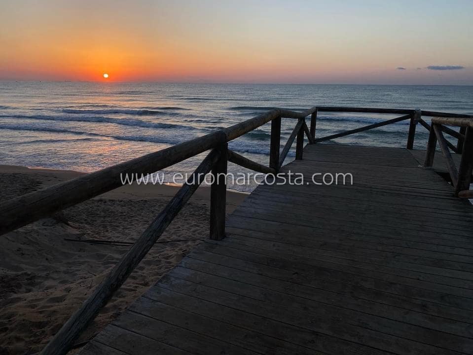 4 soveværelse Bungalow til salg i Guardamar del Segura med swimmingpool garage - € 360.000 (Ref: 8728327)