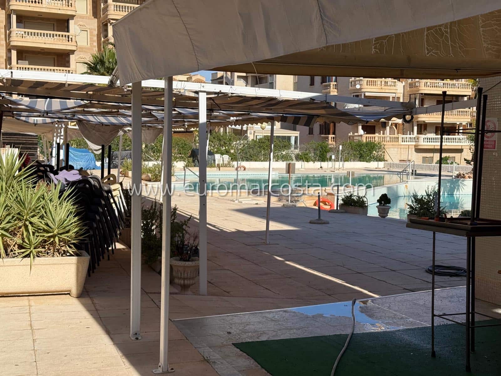 4 soveværelse Bungalow til salg i Guardamar del Segura med swimmingpool garage - € 360.000 (Ref: 8728327)