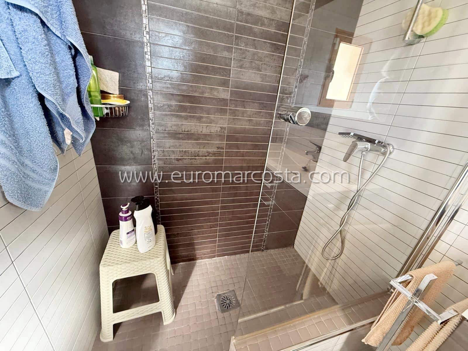 4 soveværelse Bungalow til salg i Guardamar del Segura med swimmingpool garage - € 360.000 (Ref: 8728327)