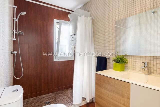 3 Zimmer Reihenhaus zu verkaufen in Torrevieja mit Pool - 255.000 € (Ref: 8734679)