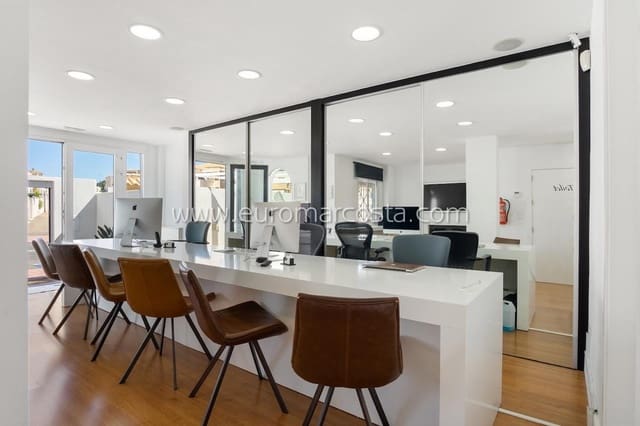 3 Zimmer Reihenhaus zu verkaufen in Torrevieja mit Pool - 255.000 € (Ref: 8734679)