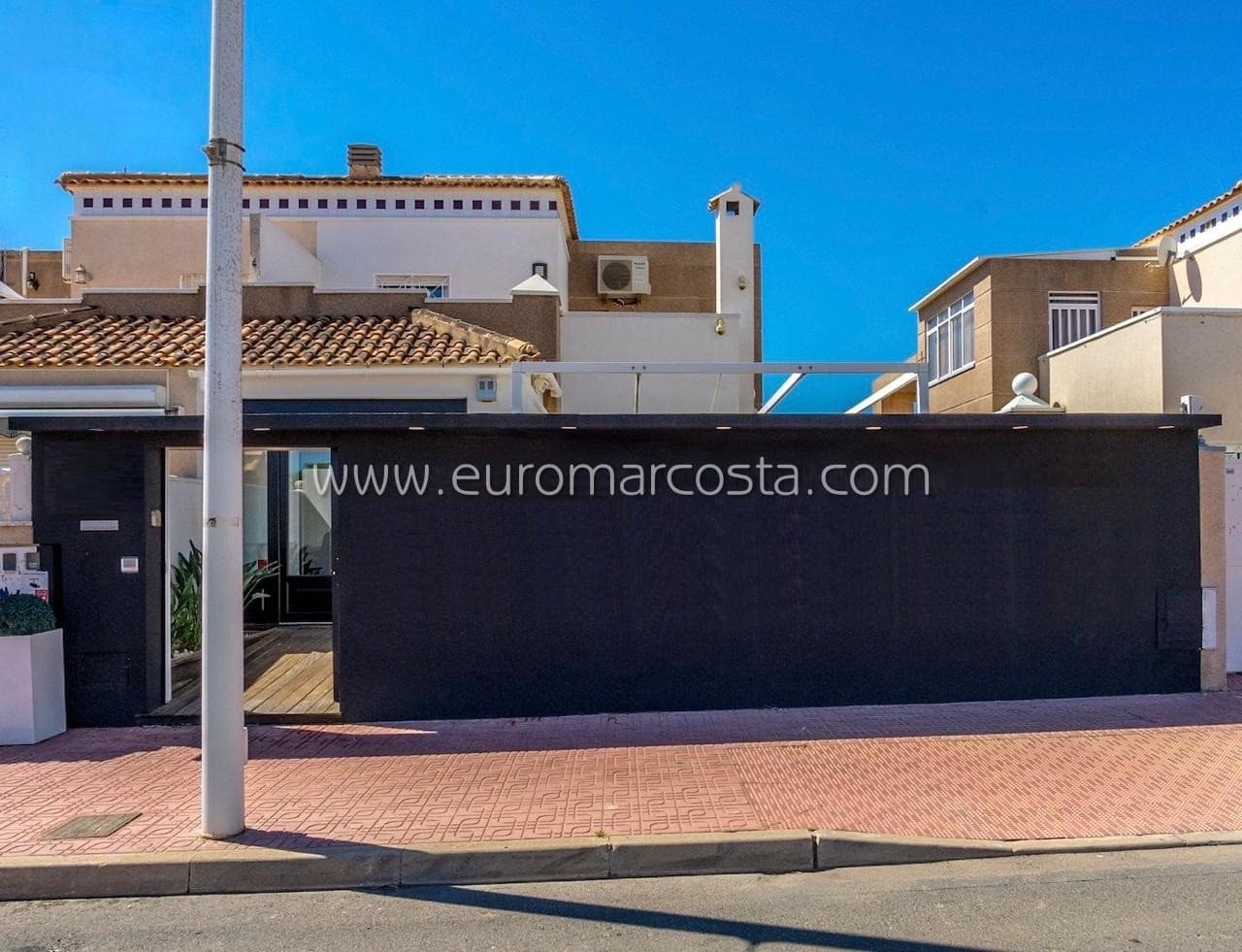 3 sovrum Radhus till salu i Torrevieja med pool - 255 000 € (Ref: 8734679)