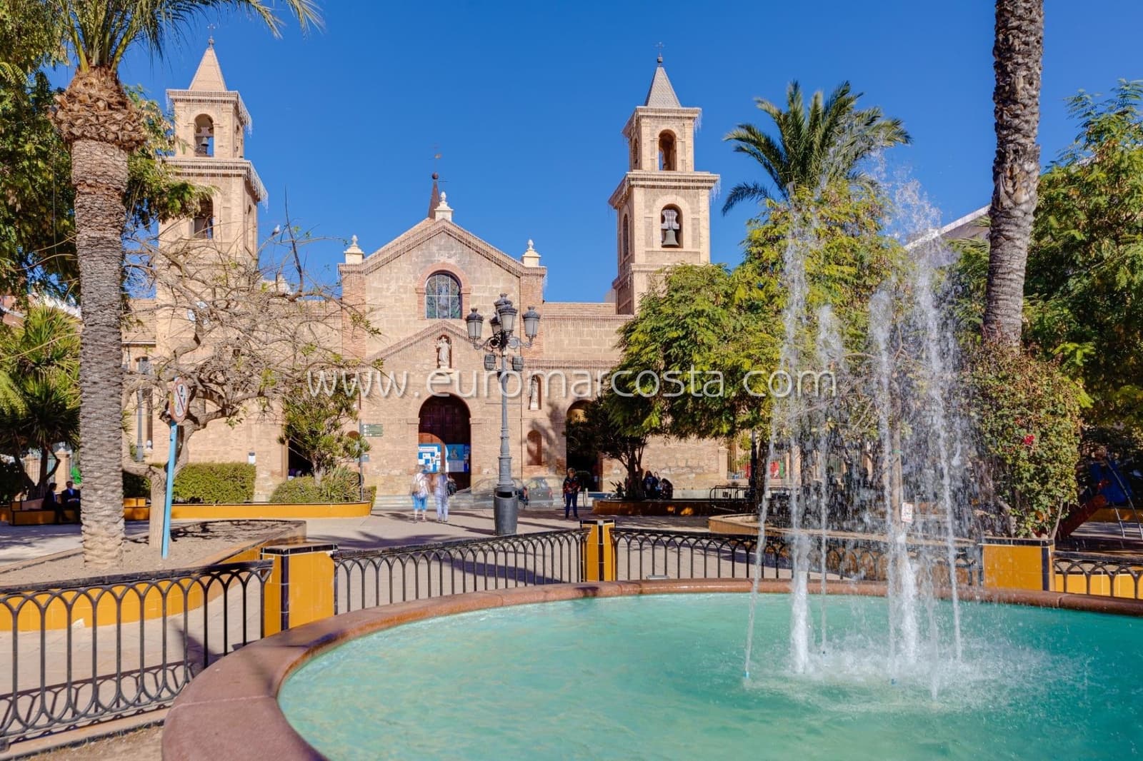 3 sovrum Radhus till salu i Torrevieja med pool - 255 000 € (Ref: 8734679)