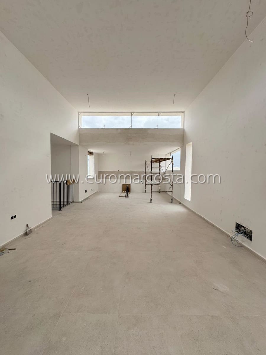 5 bedroom Villa for sale in Fortuna with pool garage - € 333,000 (Ref: 8754105)