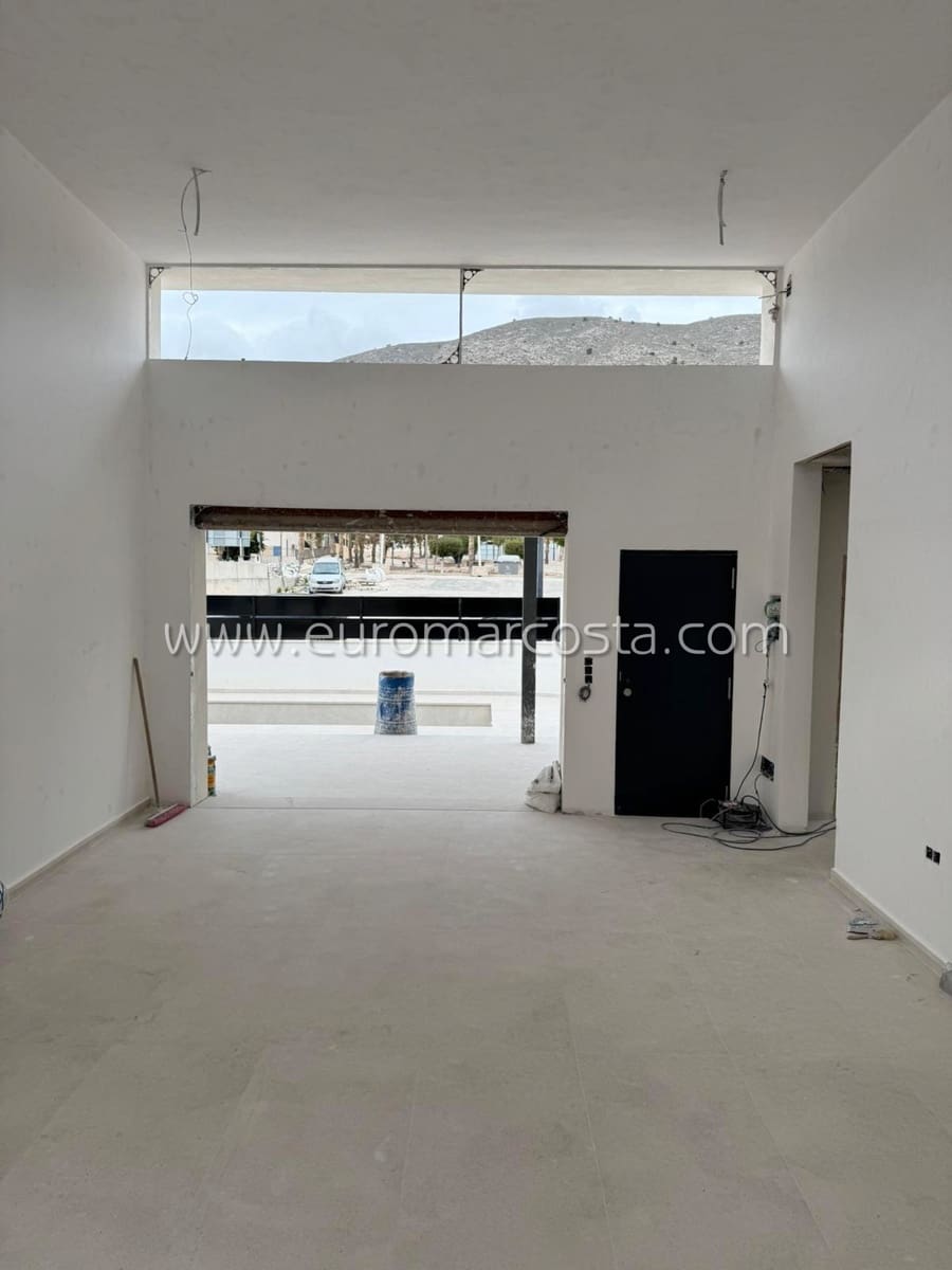 5 bedroom Villa for sale in Fortuna with pool garage - € 333,000 (Ref: 8754105)