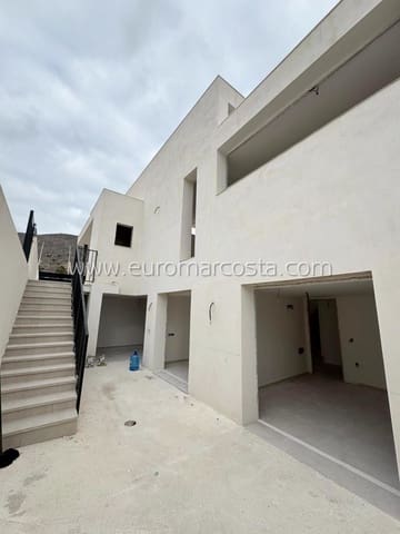 5 bedroom Villa for sale in Fortuna with pool garage - € 333,000 (Ref: 8754105)