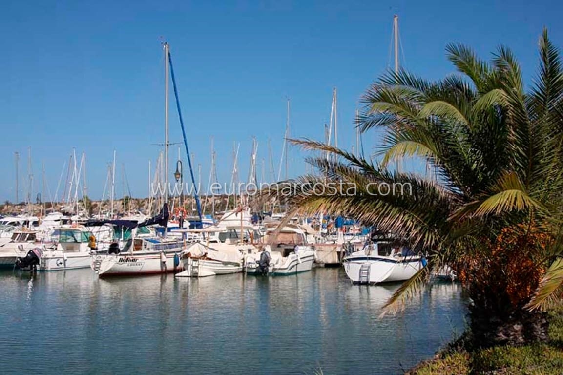 2 bedroom Apartment for sale in Guardamar del Segura - € 199,000 (Ref: 8754107)
