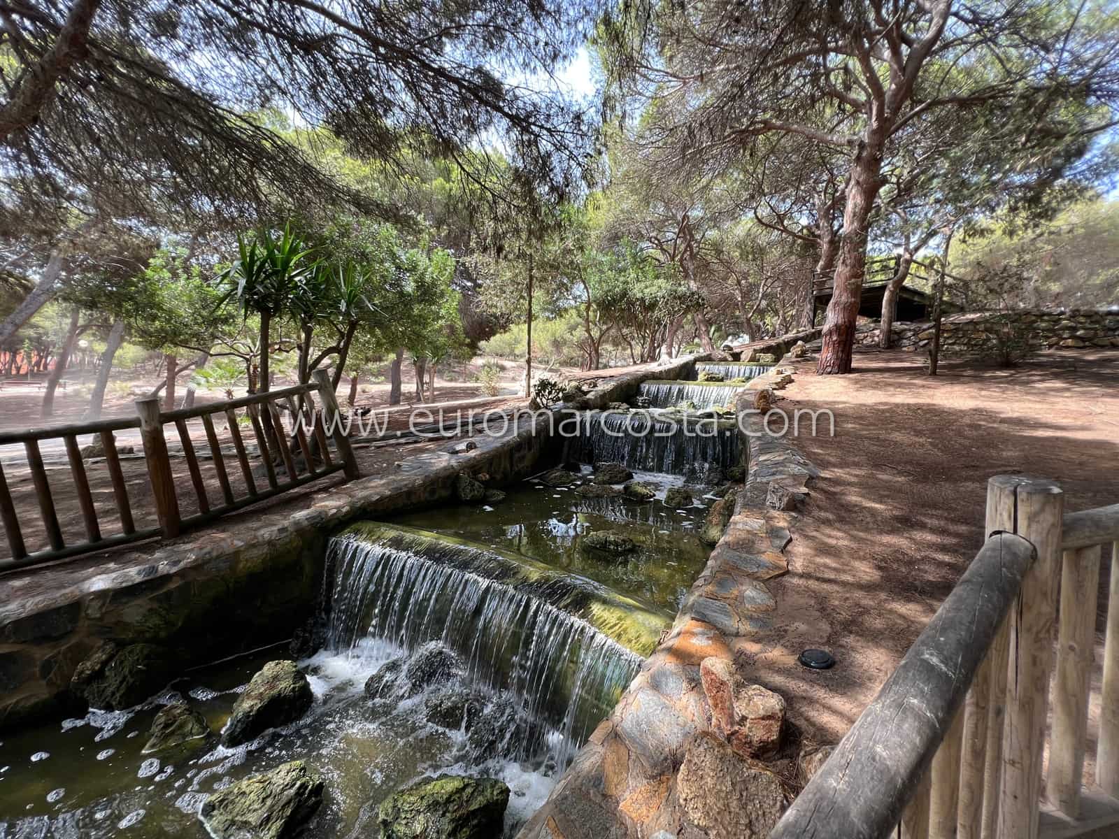 2 bedroom Apartment for sale in Guardamar del Segura - € 199,000 (Ref: 8754107)