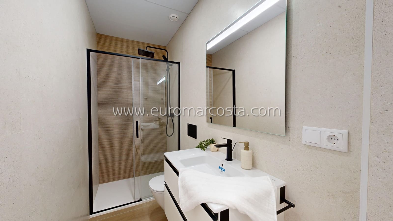 3 bedroom Apartment for sale in Guardamar del Segura - € 294,500 (Ref: 8754619)