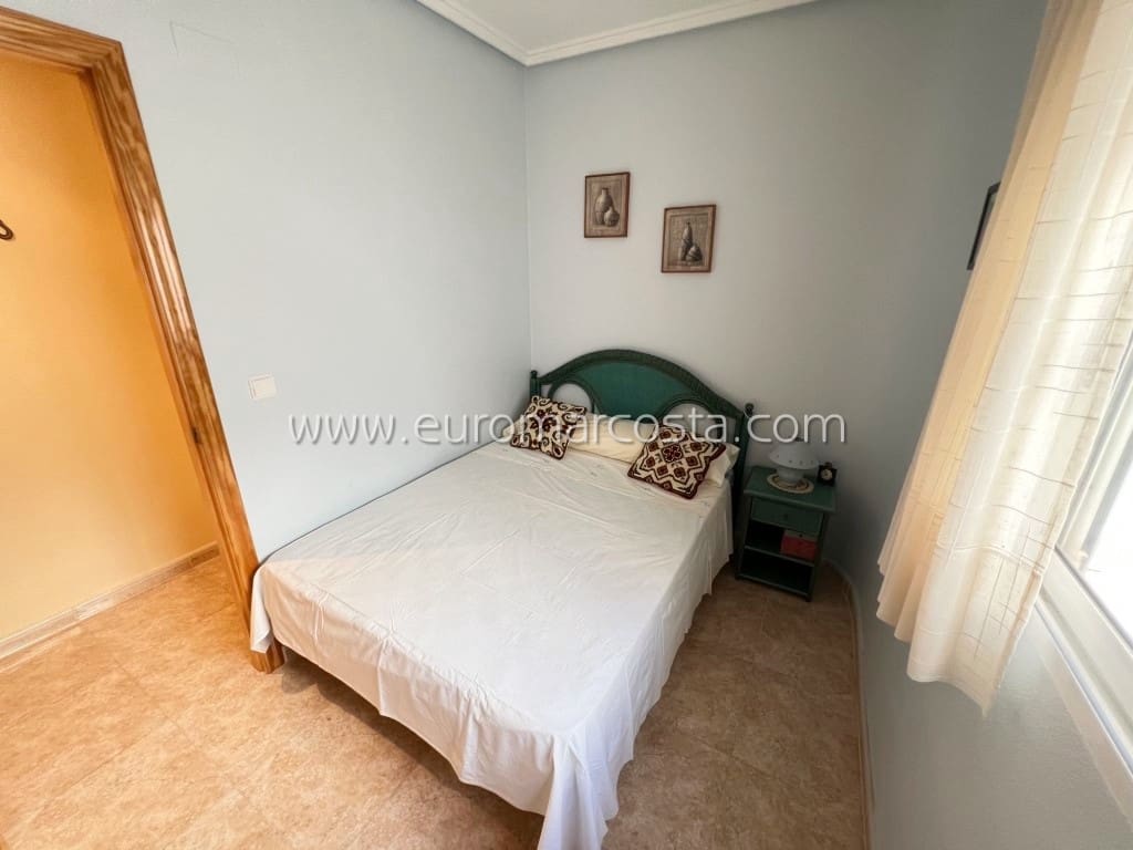 3 bedroom Apartment for sale in Guardamar del Segura with garage - € 259,000 (Ref: 8759164)