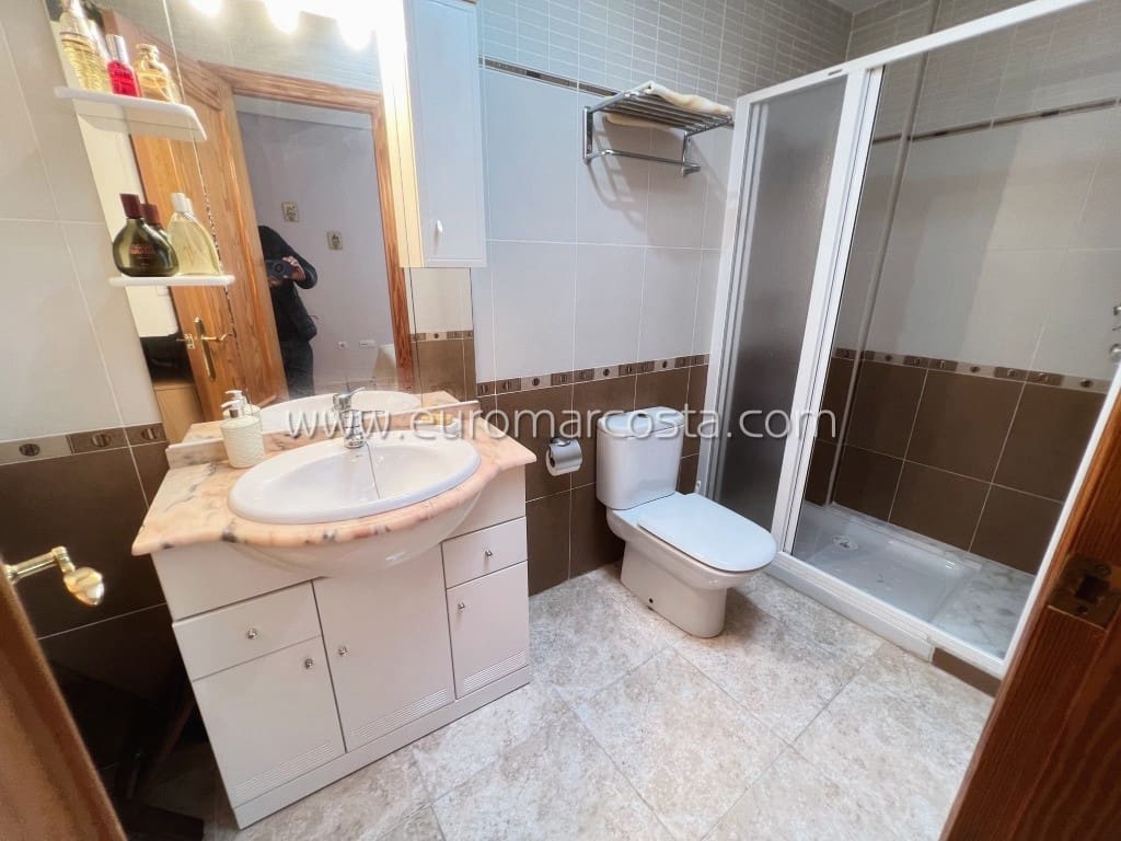 3 bedroom Apartment for sale in Guardamar del Segura with garage - € 259,000 (Ref: 8759164)