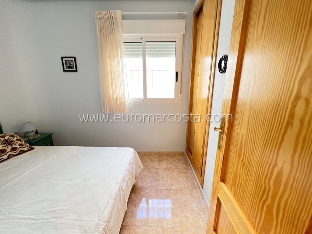 3 bedroom Apartment for sale in Guardamar del Segura with garage - € 259,000 (Ref: 8759164)