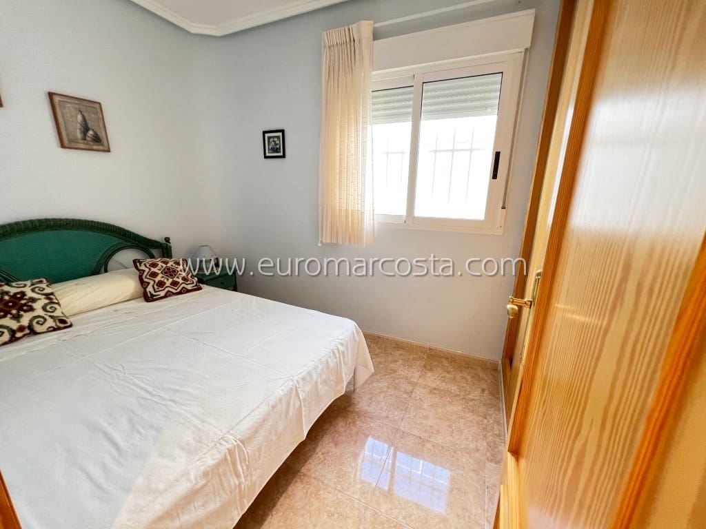 3 bedroom Apartment for sale in Guardamar del Segura with garage - € 259,000 (Ref: 8759164)