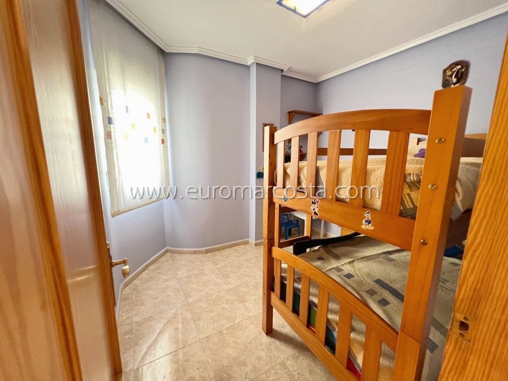 3 bedroom Apartment for sale in Guardamar del Segura with garage - € 259,000 (Ref: 8759164)