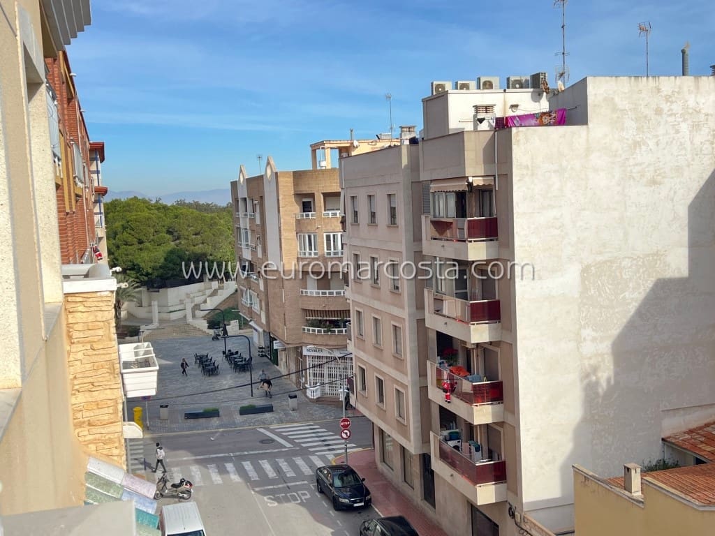 3 bedroom Apartment for sale in Guardamar del Segura with garage - € 259,000 (Ref: 8759164)