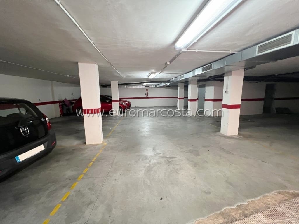 3 bedroom Apartment for sale in Guardamar del Segura with garage - € 259,000 (Ref: 8759164)