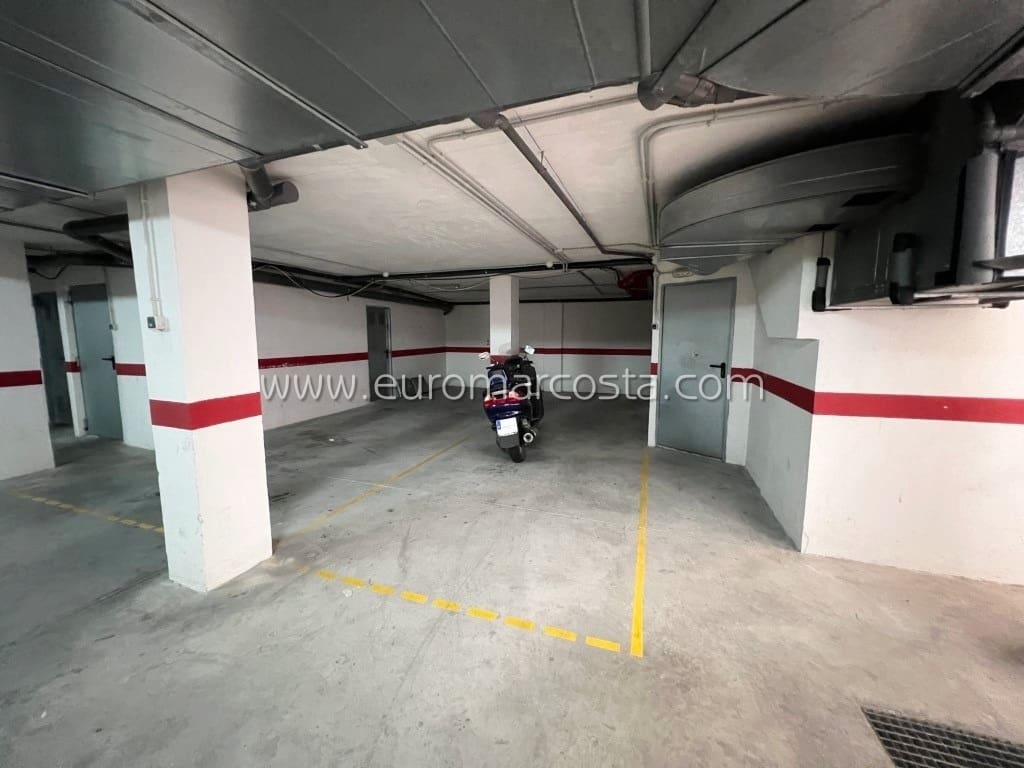 3 bedroom Apartment for sale in Guardamar del Segura with garage - € 259,000 (Ref: 8759164)