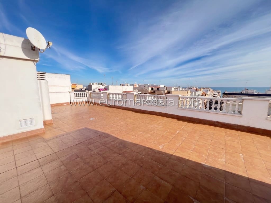 3 bedroom Apartment for sale in Guardamar del Segura with garage - € 259,000 (Ref: 8759164)