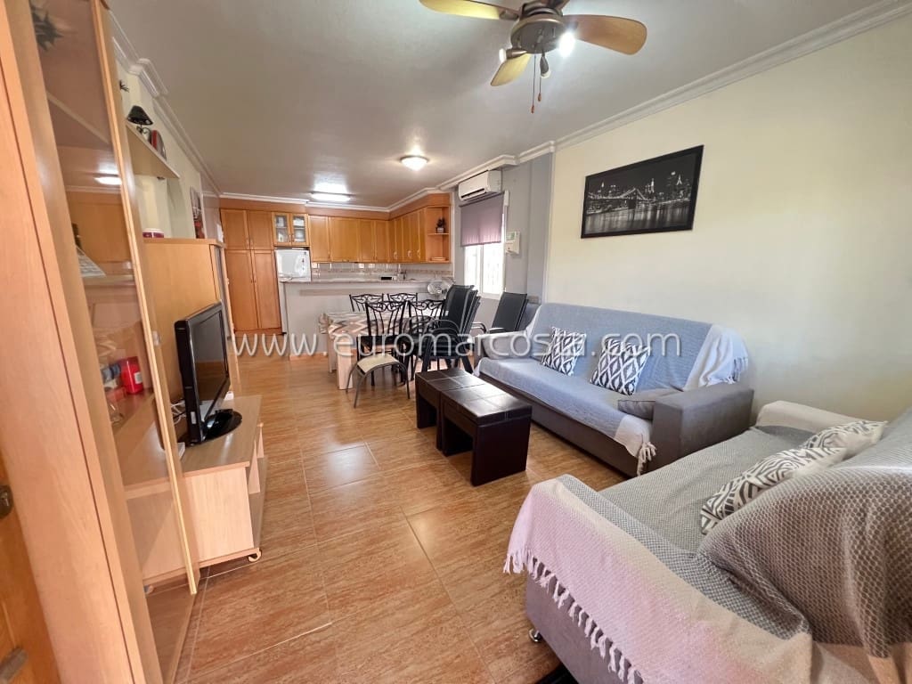 3 soveværelse Villa til salg i Guardamar del Segura med swimmingpool garage - € 248.000 (Ref: 8759472)