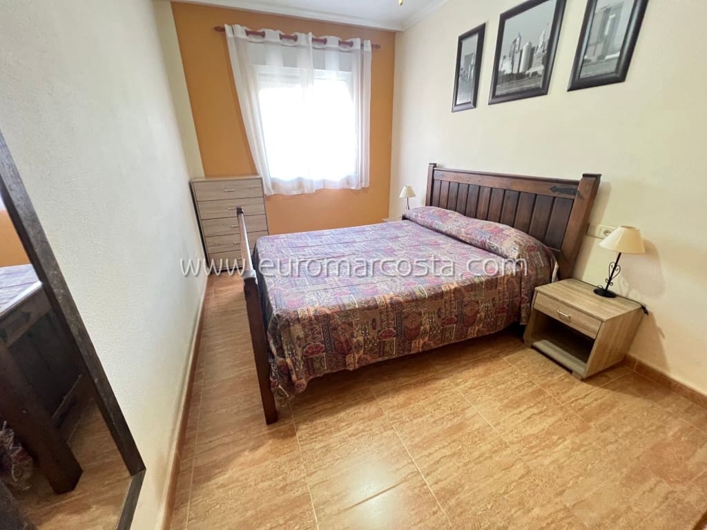 3 soveværelse Villa til salg i Guardamar del Segura med swimmingpool garage - € 248.000 (Ref: 8759472)