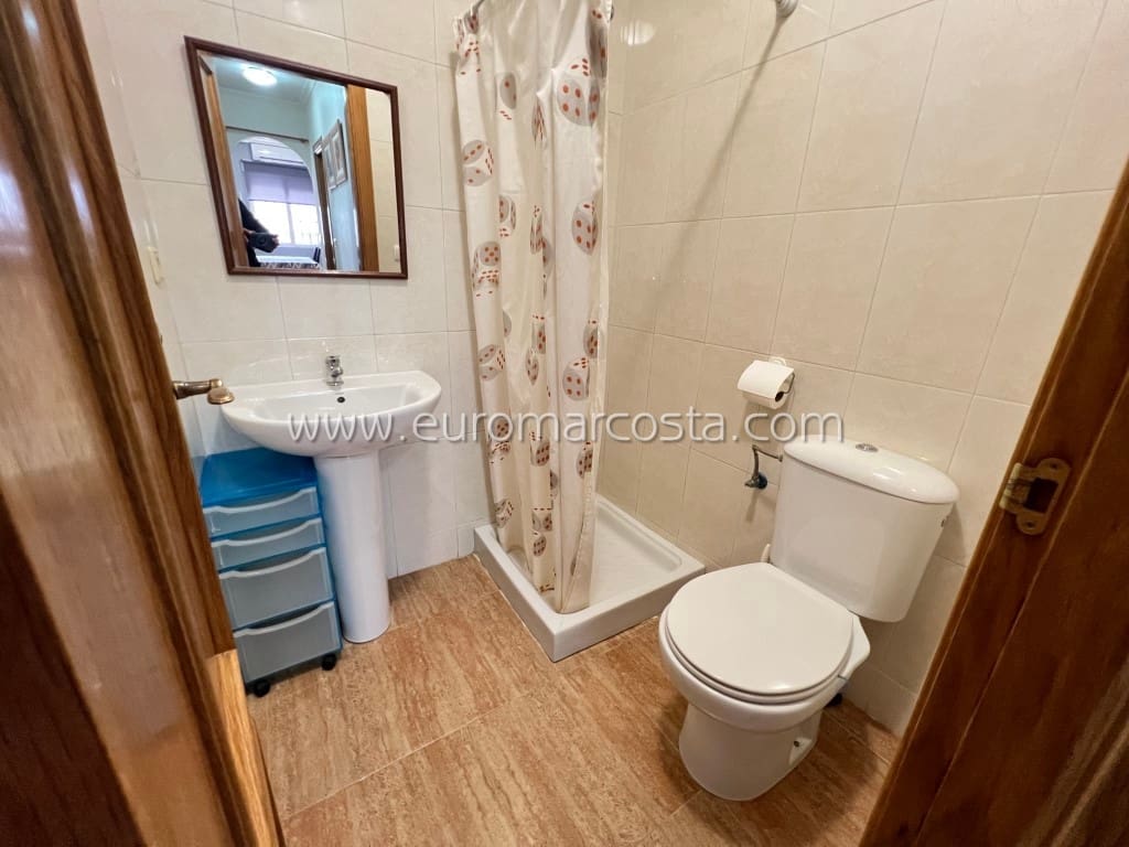 3 soveværelse Villa til salg i Guardamar del Segura med swimmingpool garage - € 248.000 (Ref: 8759472)