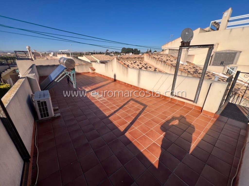 3 soveværelse Villa til salg i Guardamar del Segura med swimmingpool garage - € 248.000 (Ref: 8759472)