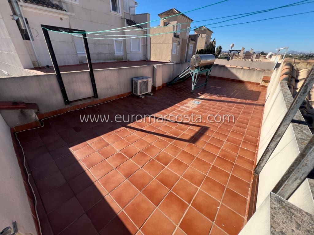 3 soveværelse Villa til salg i Guardamar del Segura med swimmingpool garage - € 248.000 (Ref: 8759472)