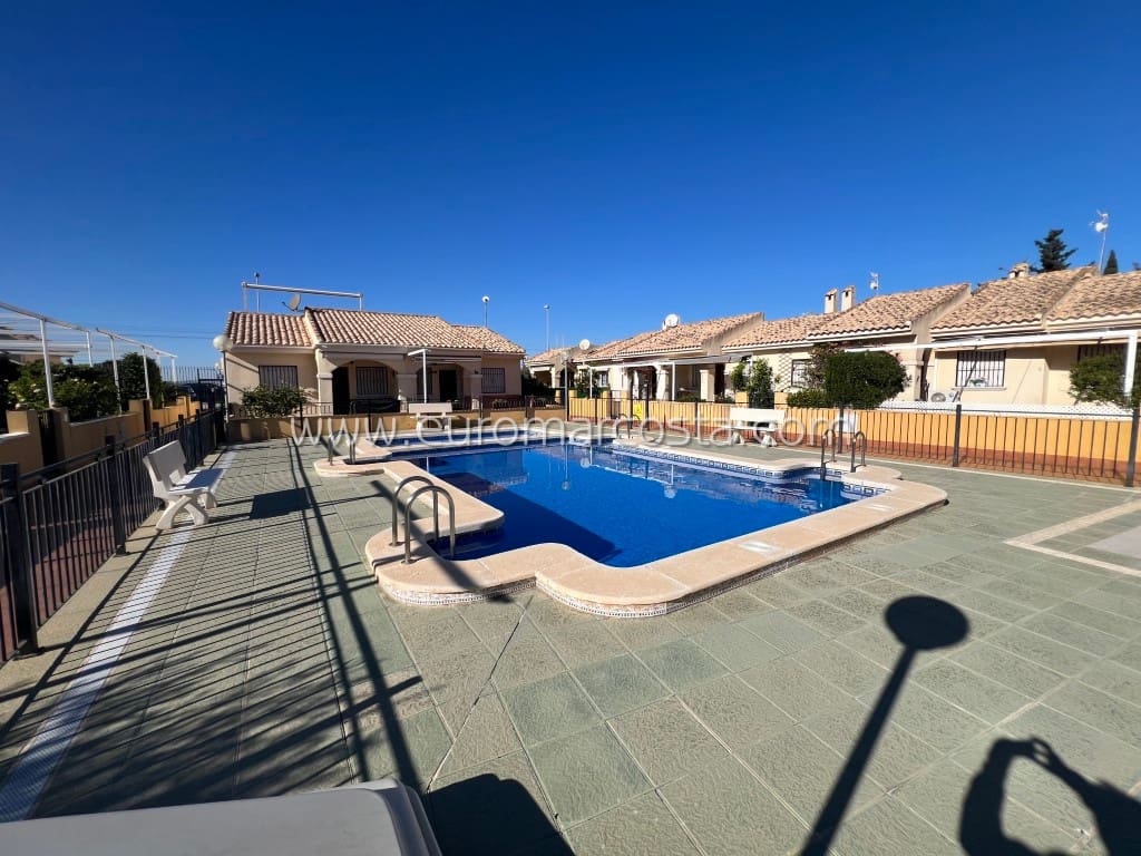 3 soveværelse Villa til salg i Guardamar del Segura med swimmingpool garage - € 248.000 (Ref: 8759472)