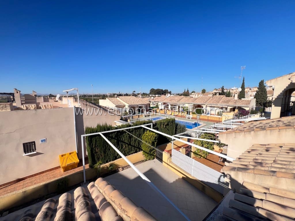 3 soveværelse Villa til salg i Guardamar del Segura med swimmingpool garage - € 248.000 (Ref: 8759472)