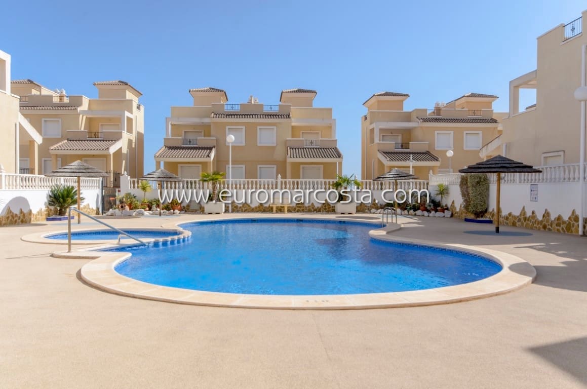 3 sovrum Radhus till salu i San Miguel de Salinas med pool garage - 220 000 € (Ref: 8774452)