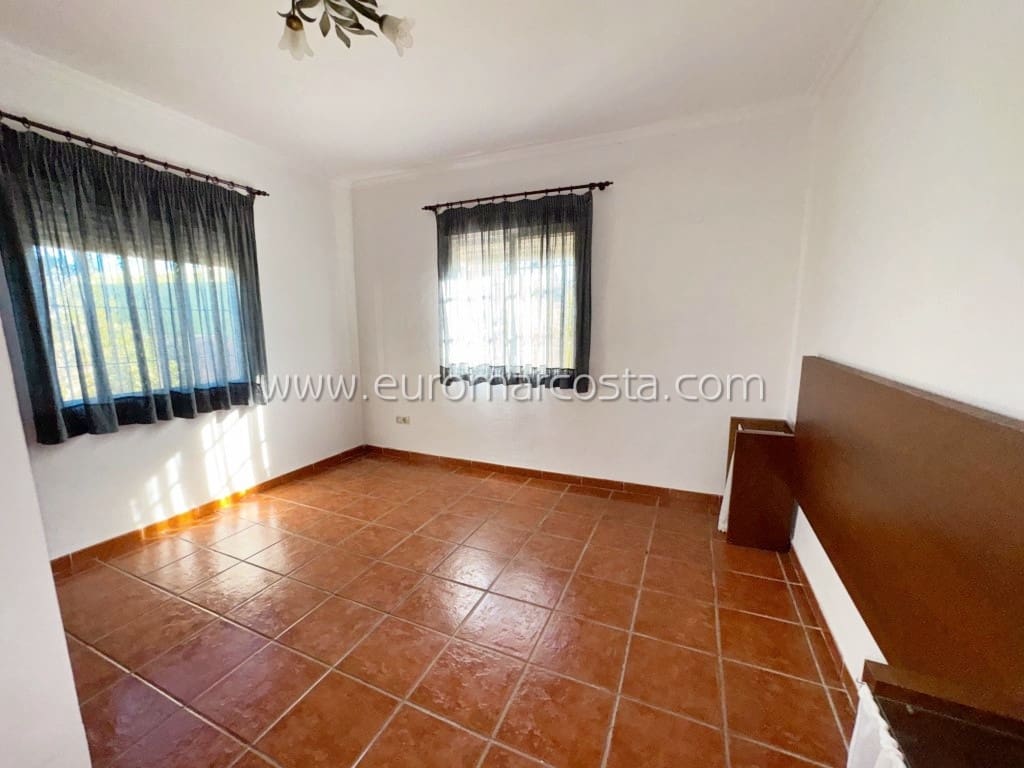 3 soveværelse Finca/Landehus til salg i Fortuna med swimmingpool garage - € 245.000 (Ref: 8823582)