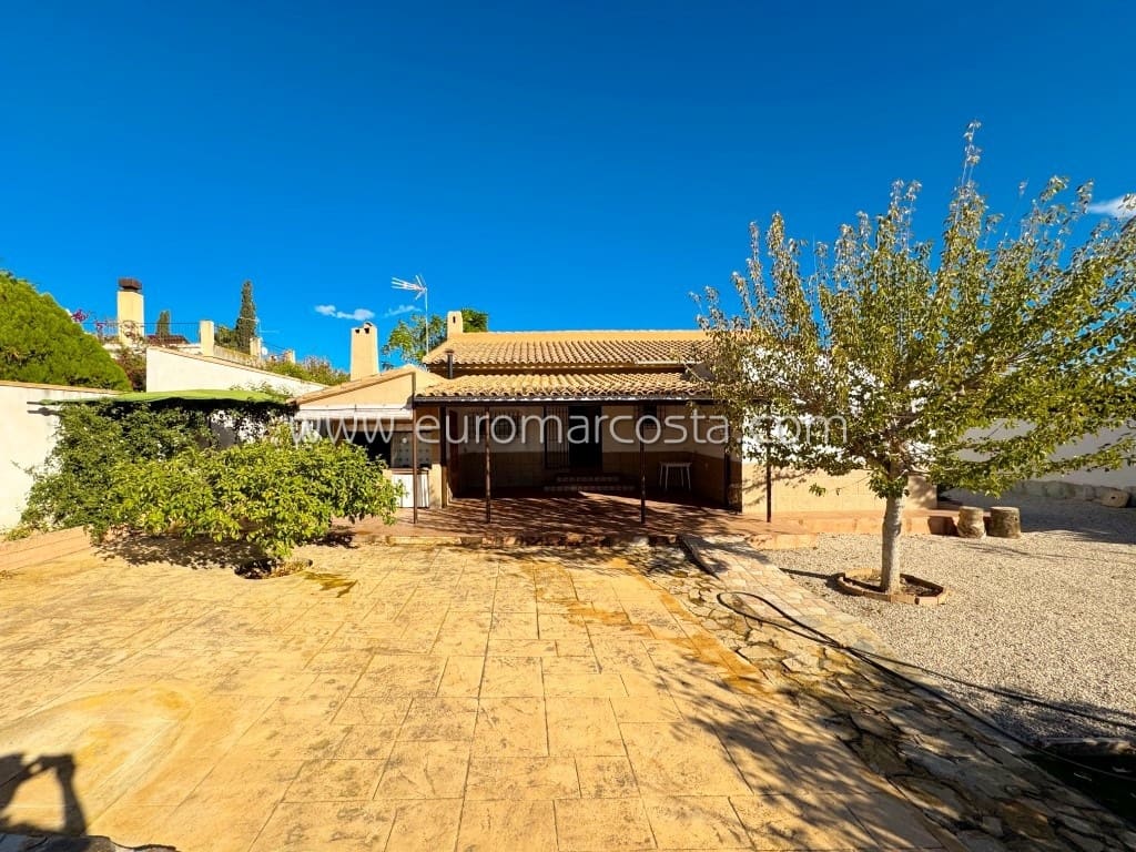 3 soveværelse Finca/Landehus til salg i Fortuna med swimmingpool garage - € 245.000 (Ref: 8823582)