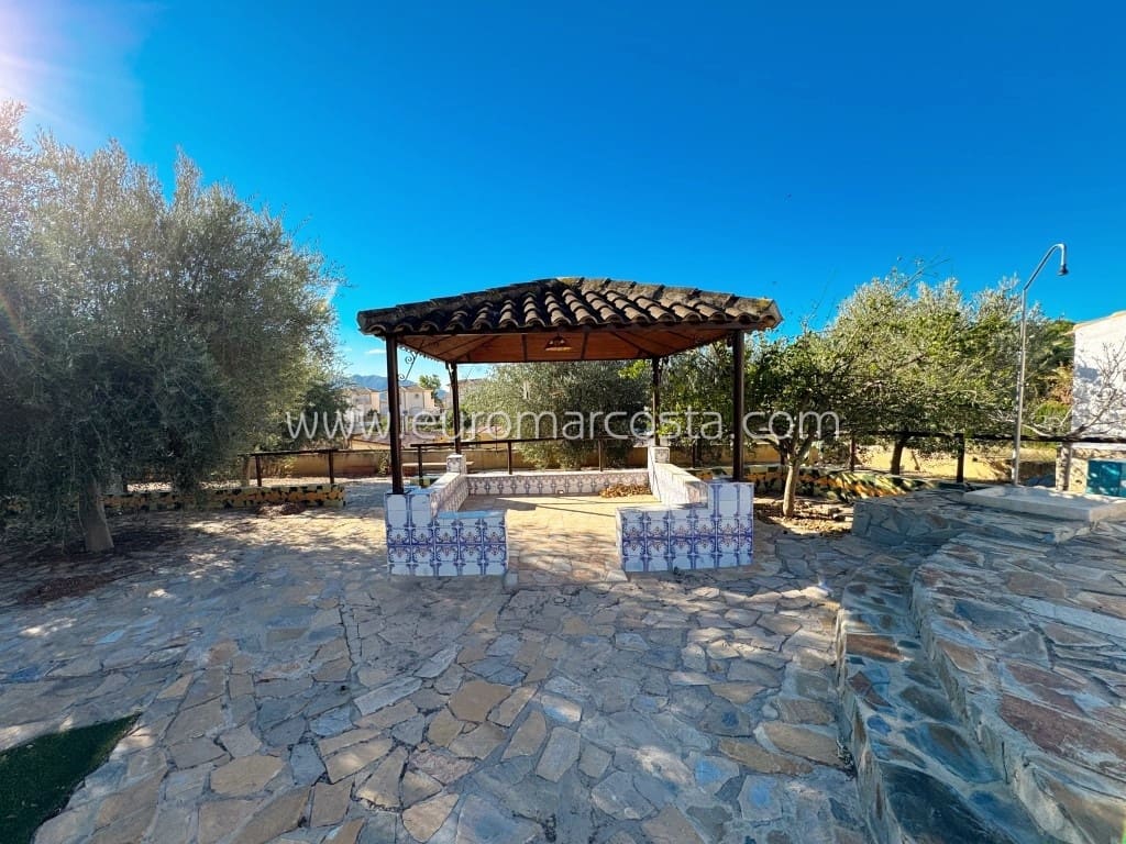 3 soveværelse Finca/Landehus til salg i Fortuna med swimmingpool garage - € 245.000 (Ref: 8823582)