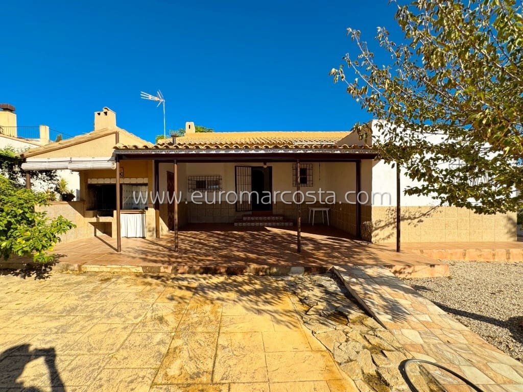 3 soveværelse Finca/Landehus til salg i Fortuna med swimmingpool garage - € 245.000 (Ref: 8823582)