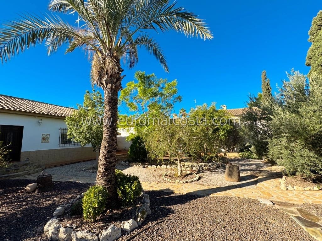 3 soveværelse Finca/Landehus til salg i Fortuna med swimmingpool garage - € 245.000 (Ref: 8823582)