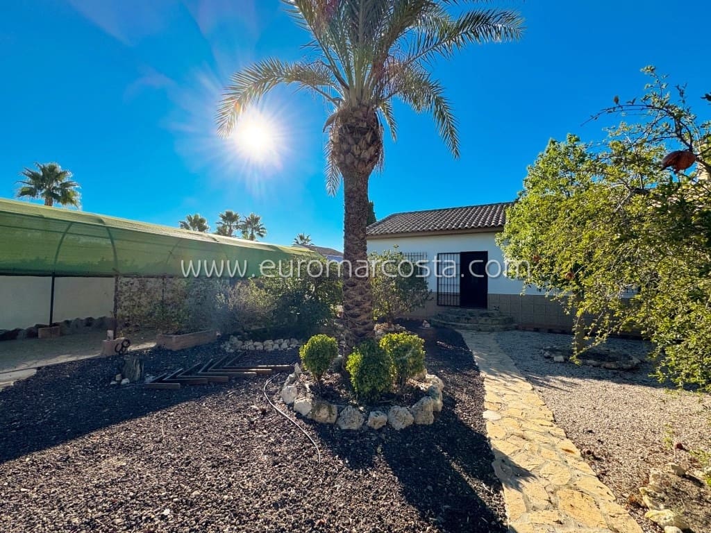 3 soveværelse Finca/Landehus til salg i Fortuna med swimmingpool garage - € 245.000 (Ref: 8823582)