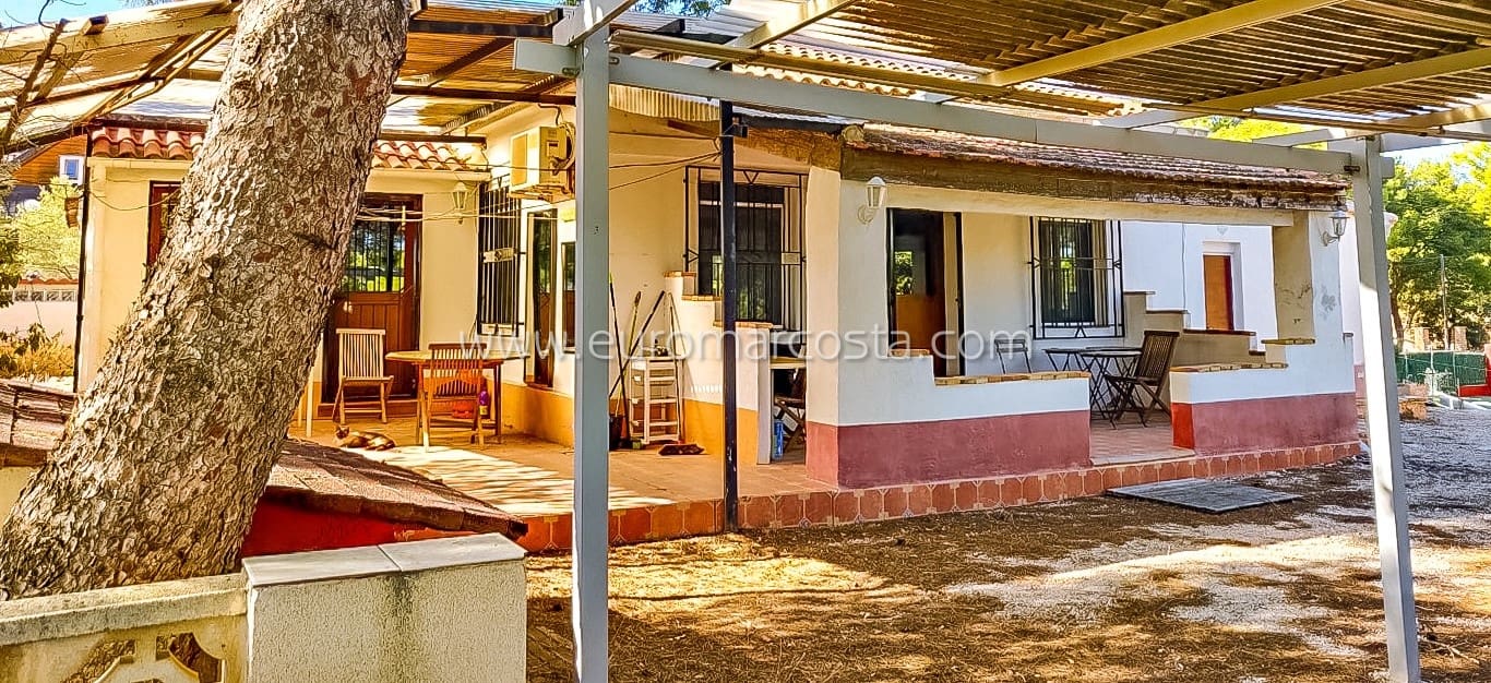 2 sypialnia Finka/Dom wiejski na sprzedaż w Fortuna z basenem garażem - 242 000 € (Ref: 8825996)