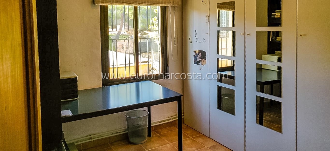 2 sypialnia Finka/Dom wiejski na sprzedaż w Fortuna z basenem garażem - 242 000 € (Ref: 8825996)