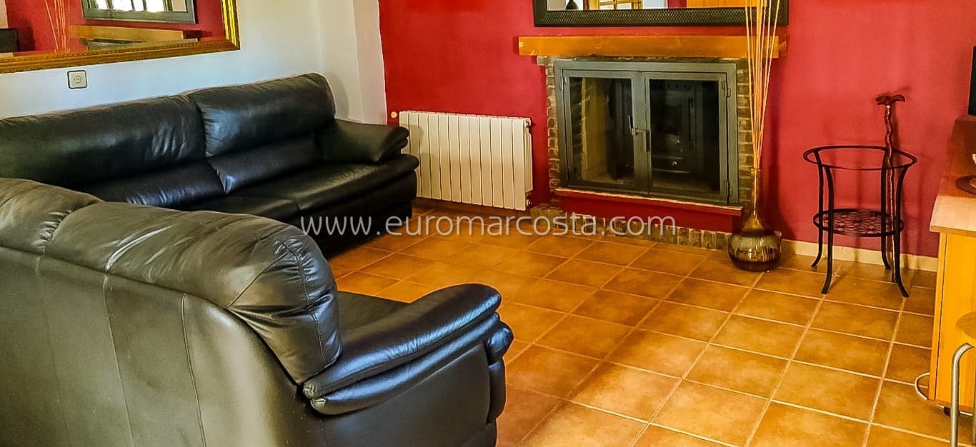 2 sypialnia Finka/Dom wiejski na sprzedaż w Fortuna z basenem garażem - 242 000 € (Ref: 8825996)