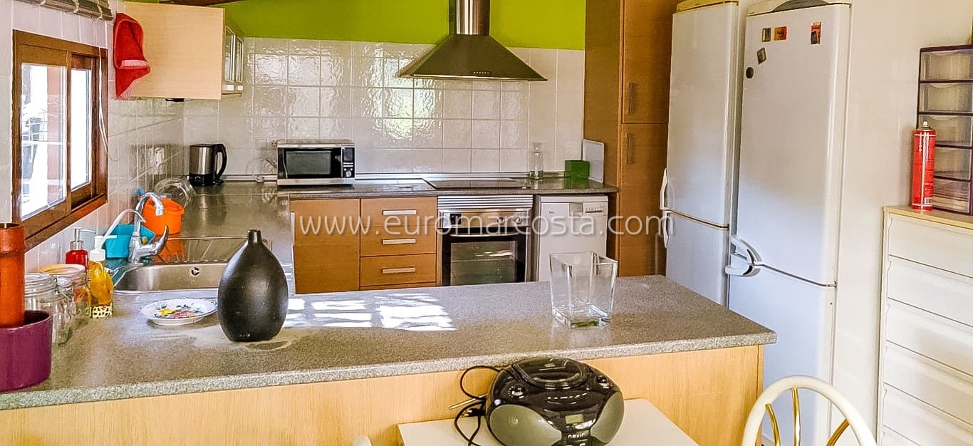 2 sypialnia Finka/Dom wiejski na sprzedaż w Fortuna z basenem garażem - 242 000 € (Ref: 8825996)